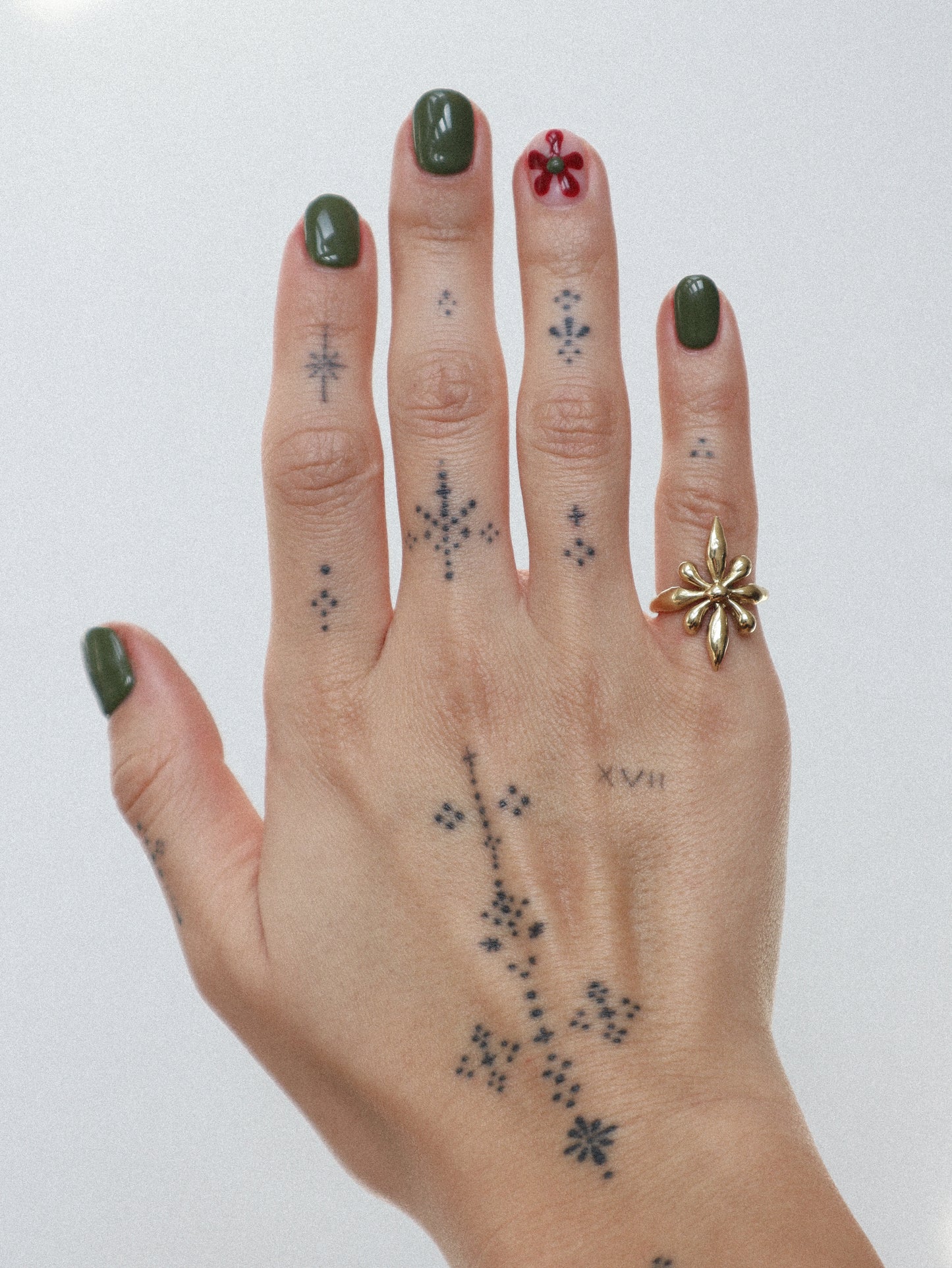 Thymora Ring