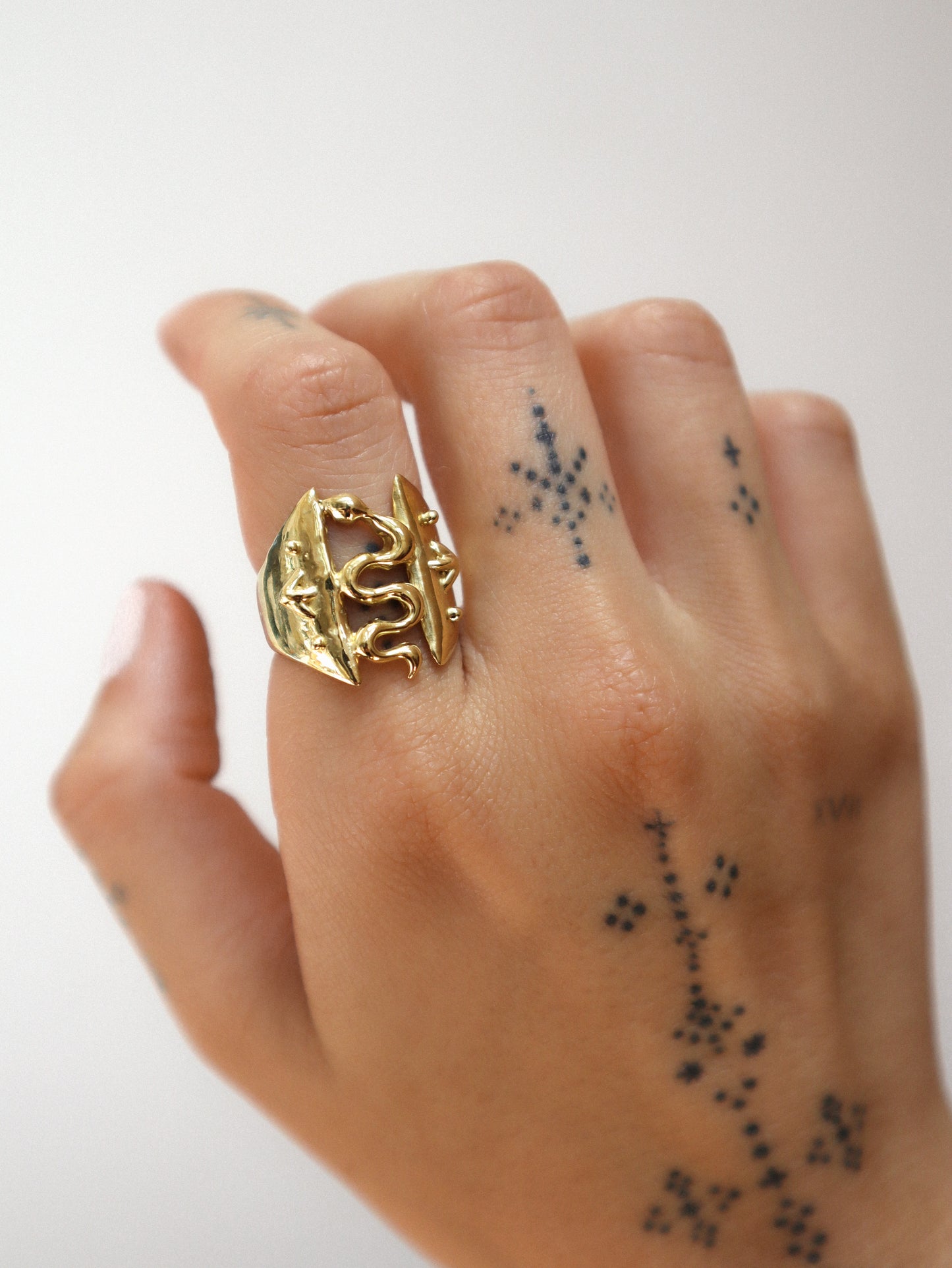 Colubra Ring